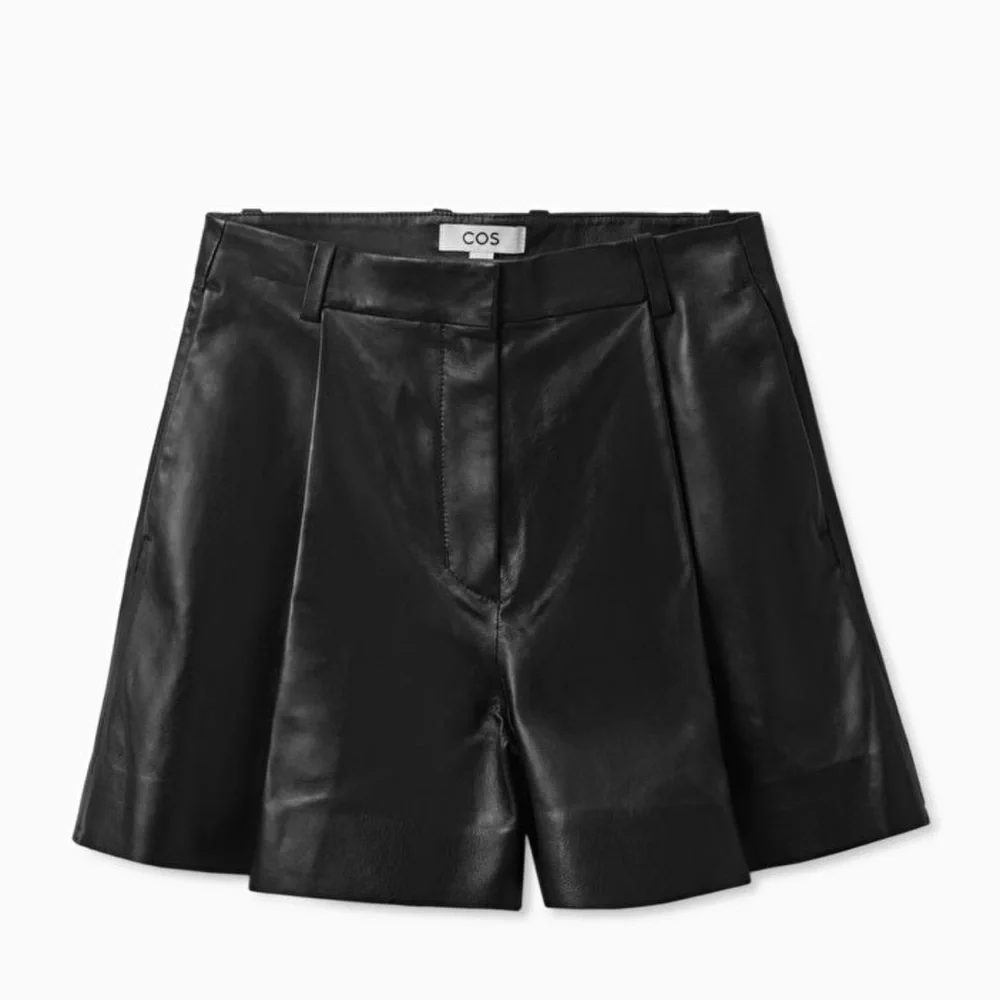 COS Pleated Leather Shorts - Picture 6 of 7